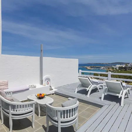 Alexandros מלון דירות נאוסה