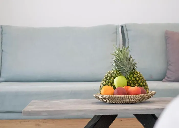 Alexandros מלון דירות