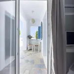 Alexandros Lägenhetshotell