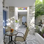 Alexandros Lägenhetshotell 4*
