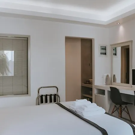 Alexandros Aparthotel *