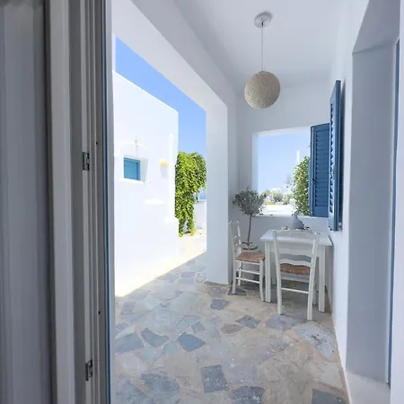 亚历山德罗斯公寓酒店 纳乌萨