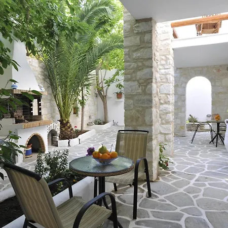 Apartmanhotel Alexandros Apartments 4*