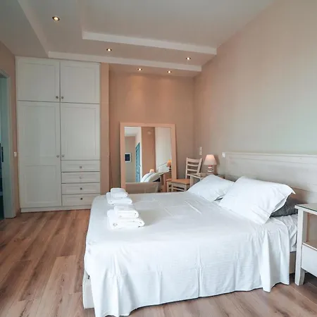 Aparthotel Alexandros Nausa