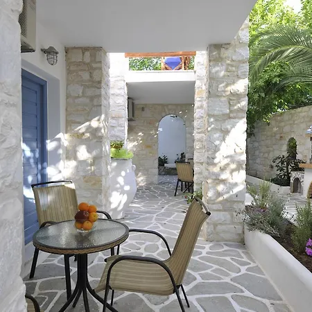 Alexandros Apartments Apartmanhotel 4*